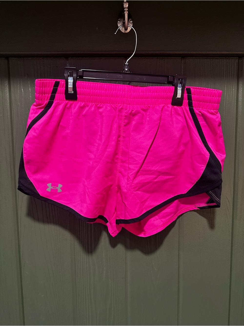 Under Armour Youth Large Hot Pink Run Shorts